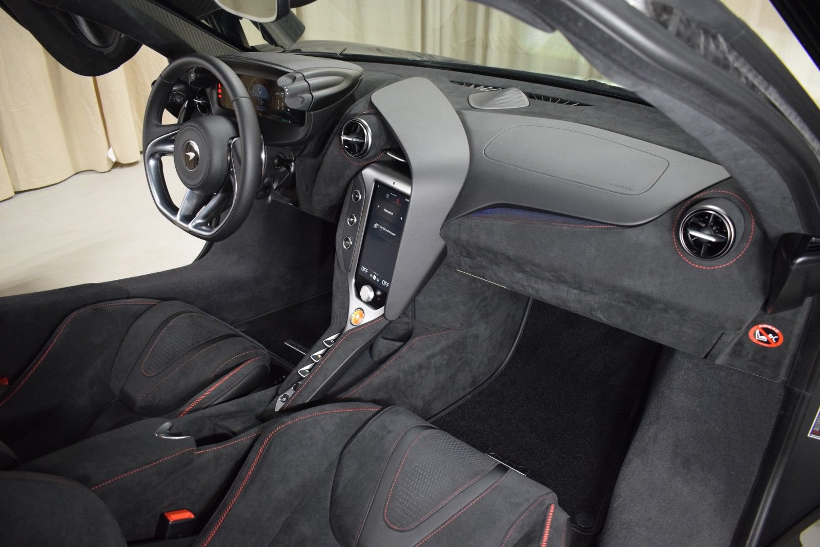 New 2026 McLaren 750S photo 21