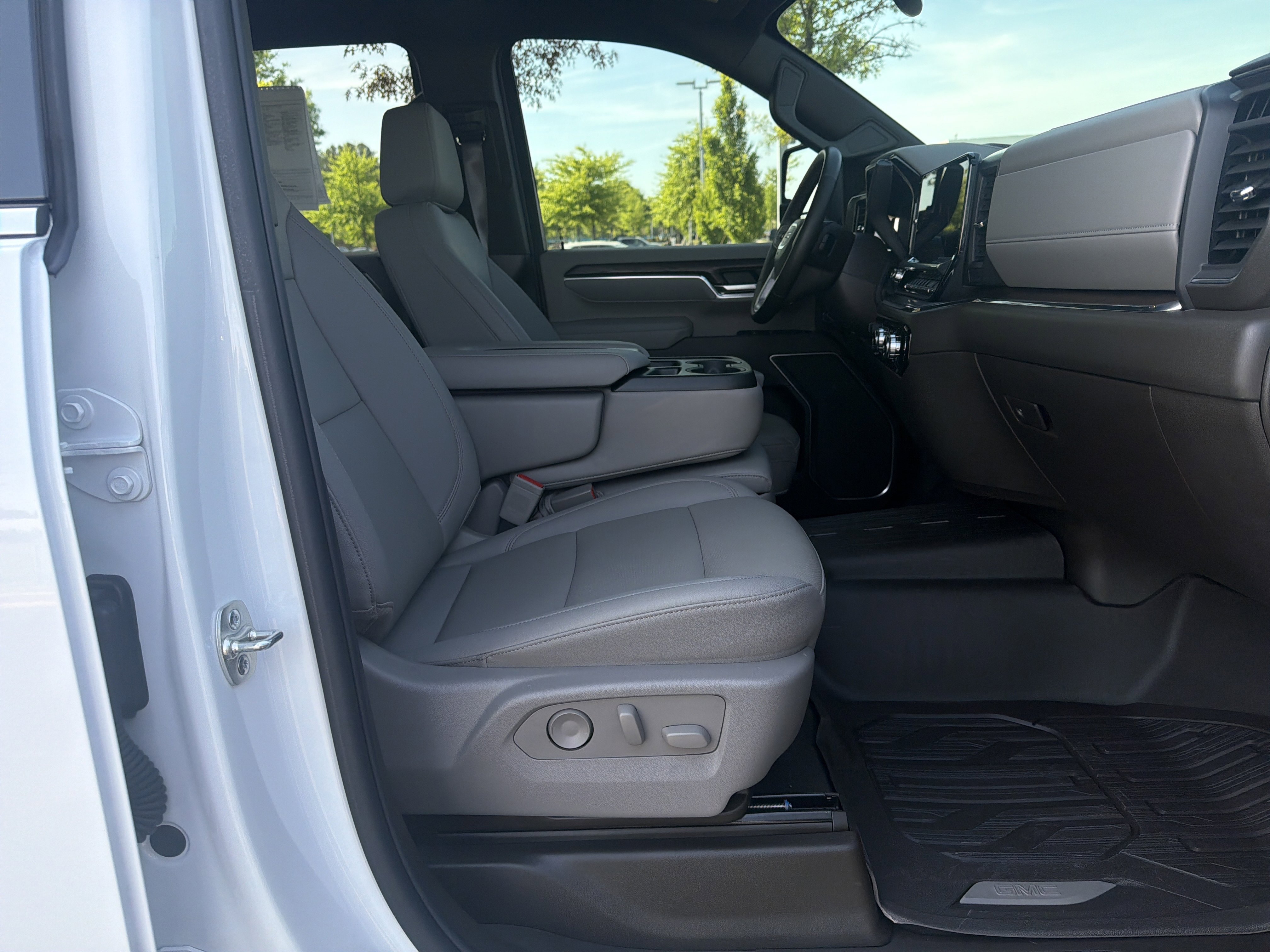 2025 GMC Sierra 2500 SLT