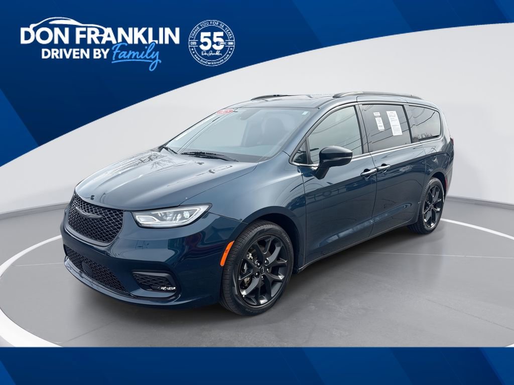 Used 2025 Chrysler Pacifica Limited