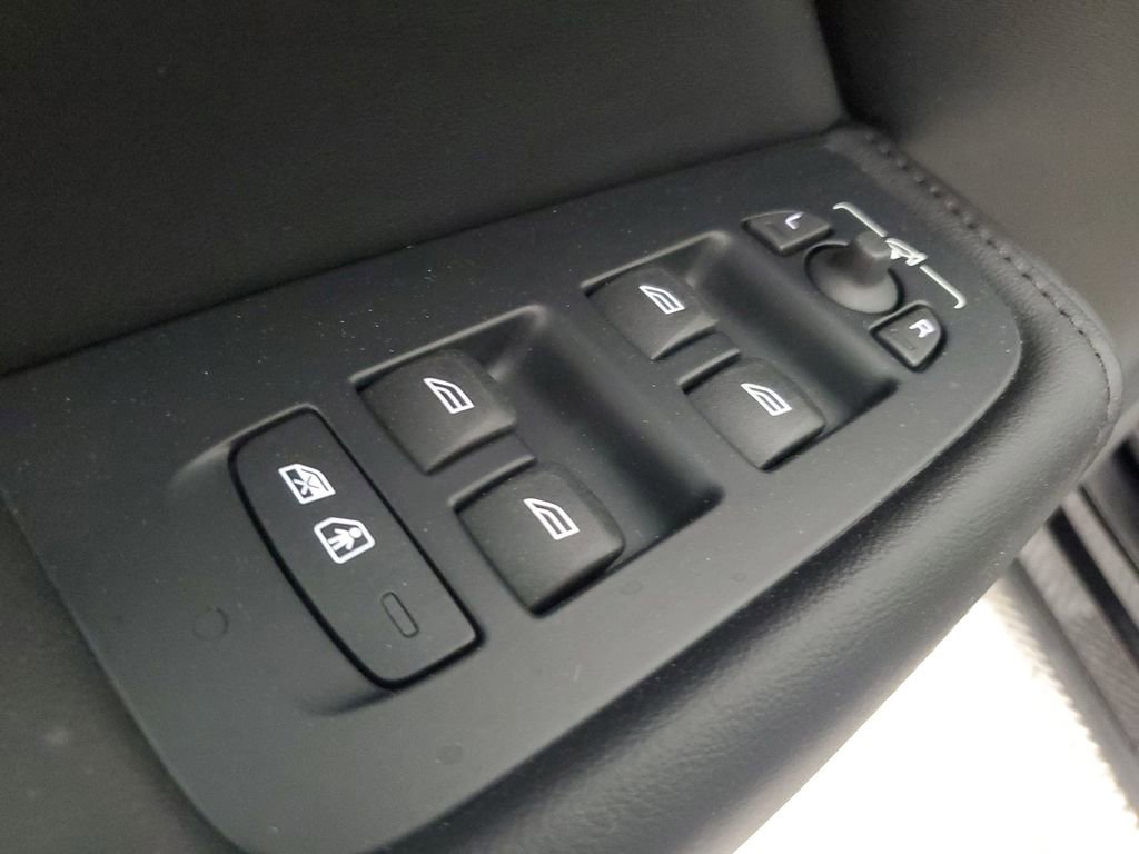 2024 Volvo Xc60 B5 Plus