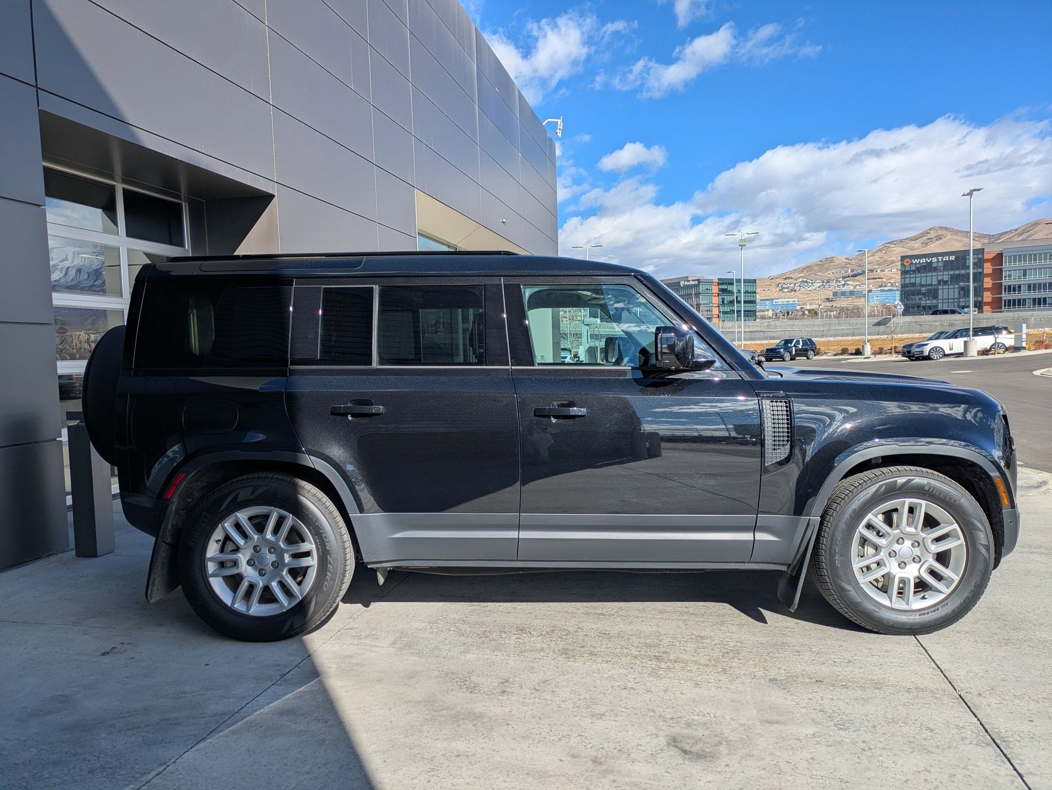 2025 Land Rover Defender 110 S