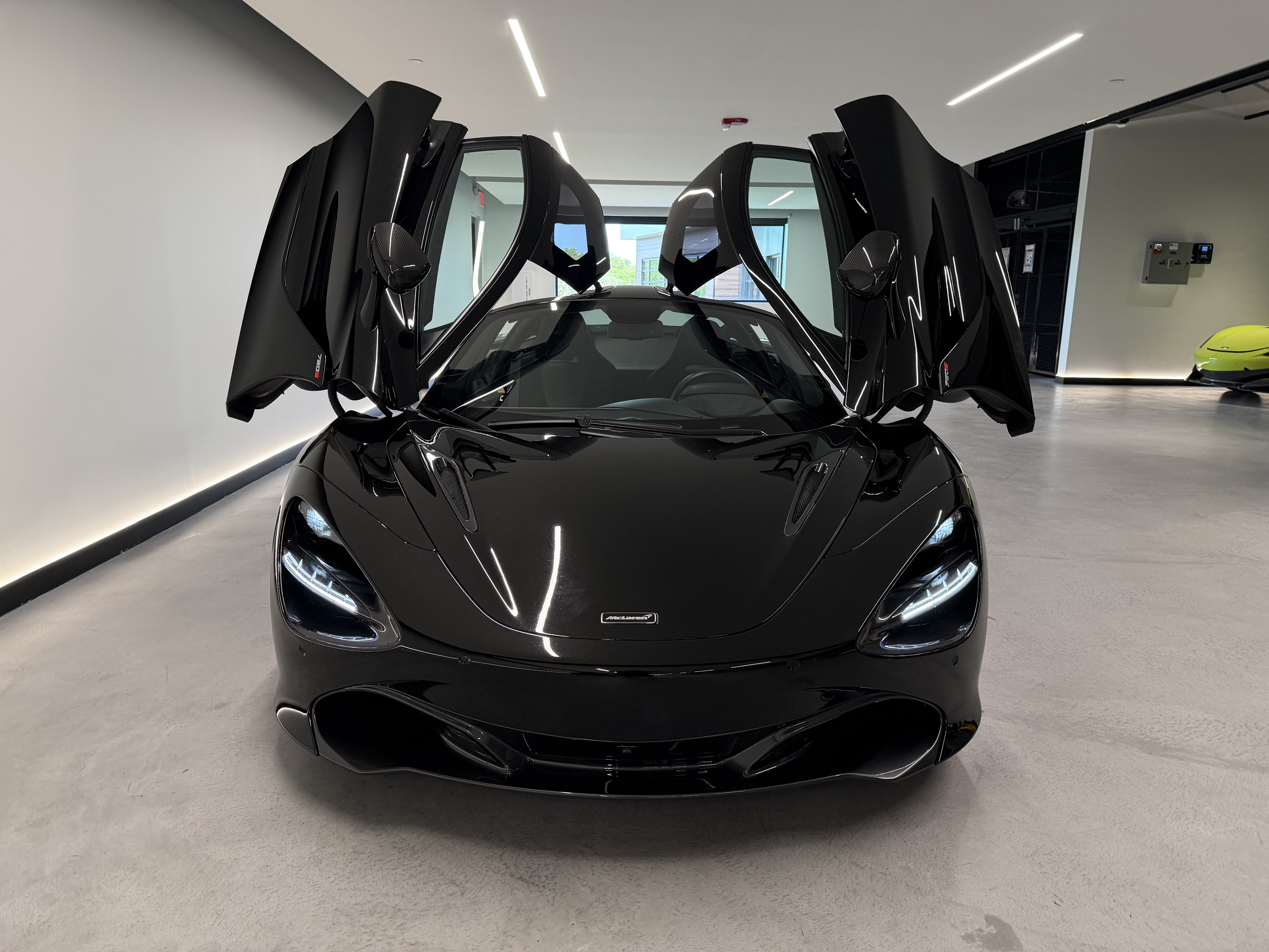 Used 2020 McLaren 720S Performance photo 12