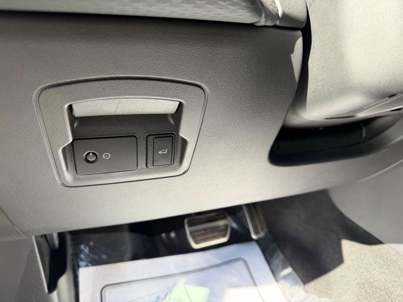 2023 Land Rover Range Rover Velar R-Dynamic S