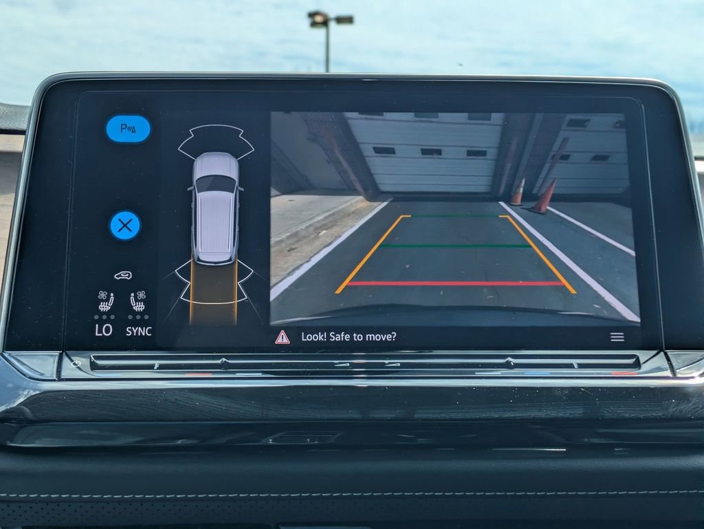 2025 Volkswagen Atlas SE