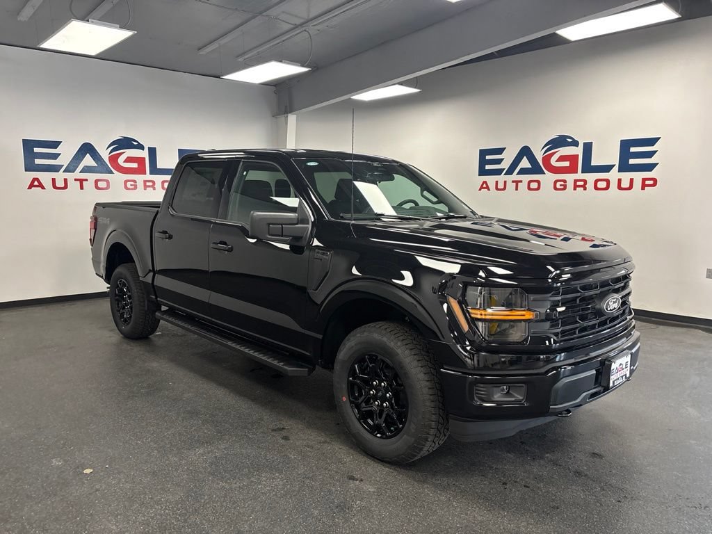 New 2026 Ford F150 XLT w/ XLT Black Appearance Package