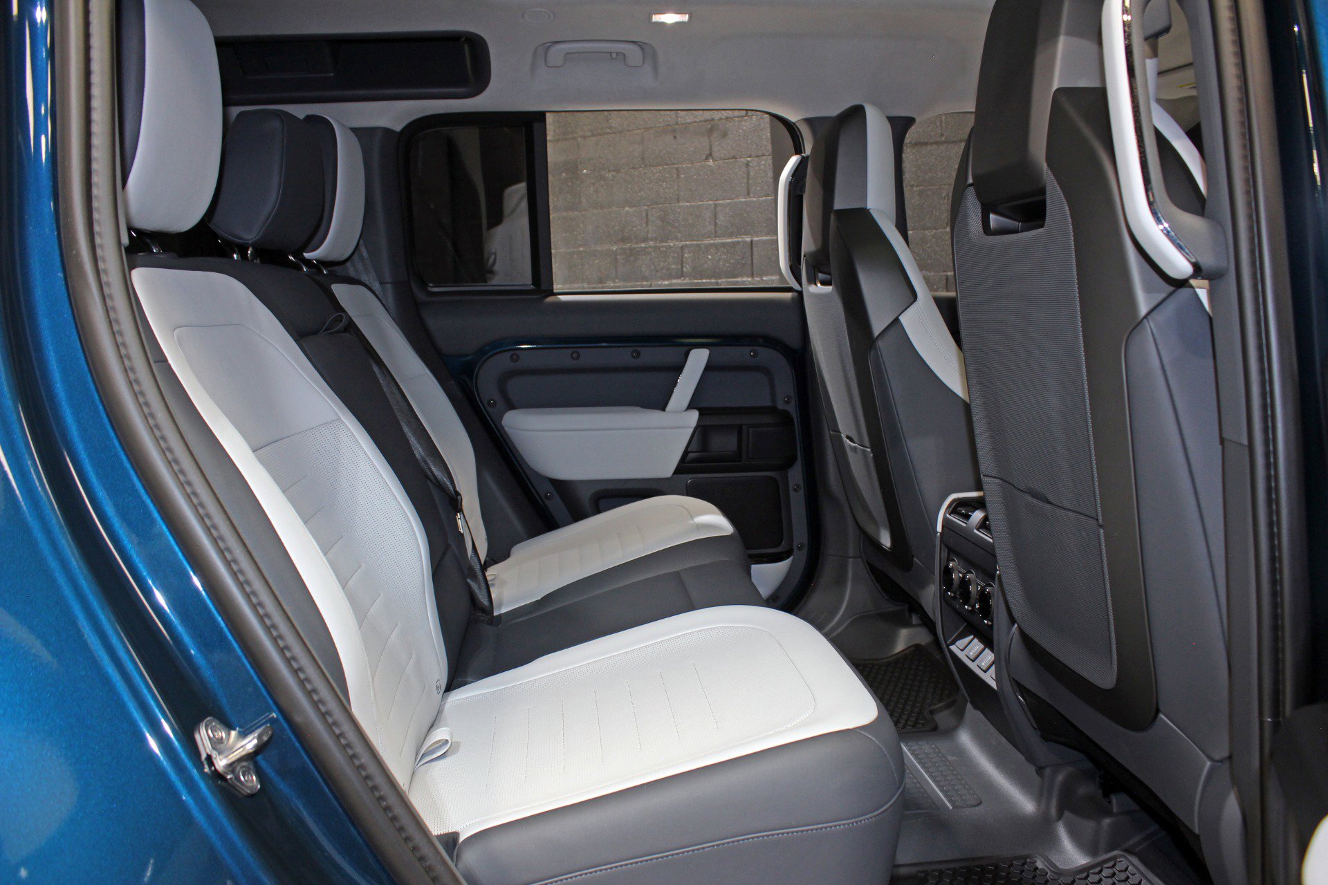 2026 Land Rover Defender 110