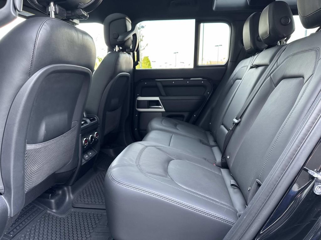 2024 Land Rover Defender 110 SE