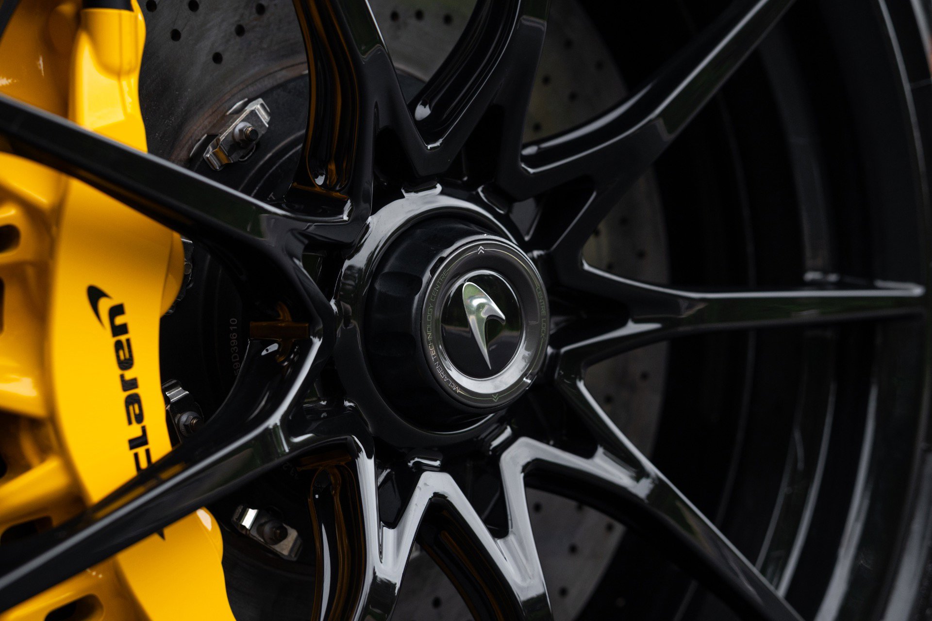 Used 2019 McLaren Senna photo 11