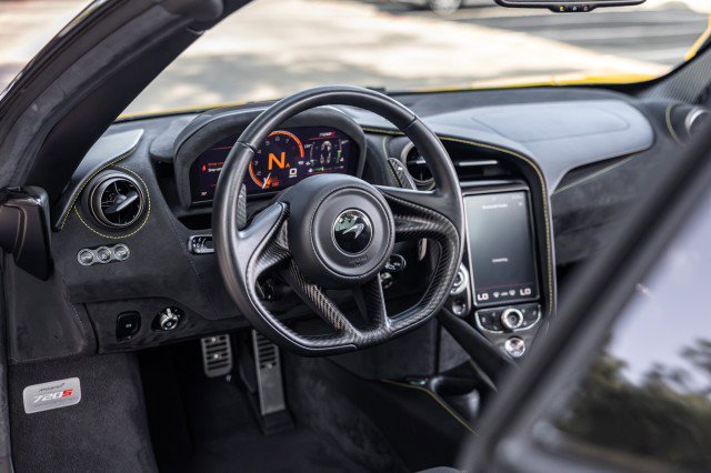 Used 2021 McLaren 720S Performance photo 39