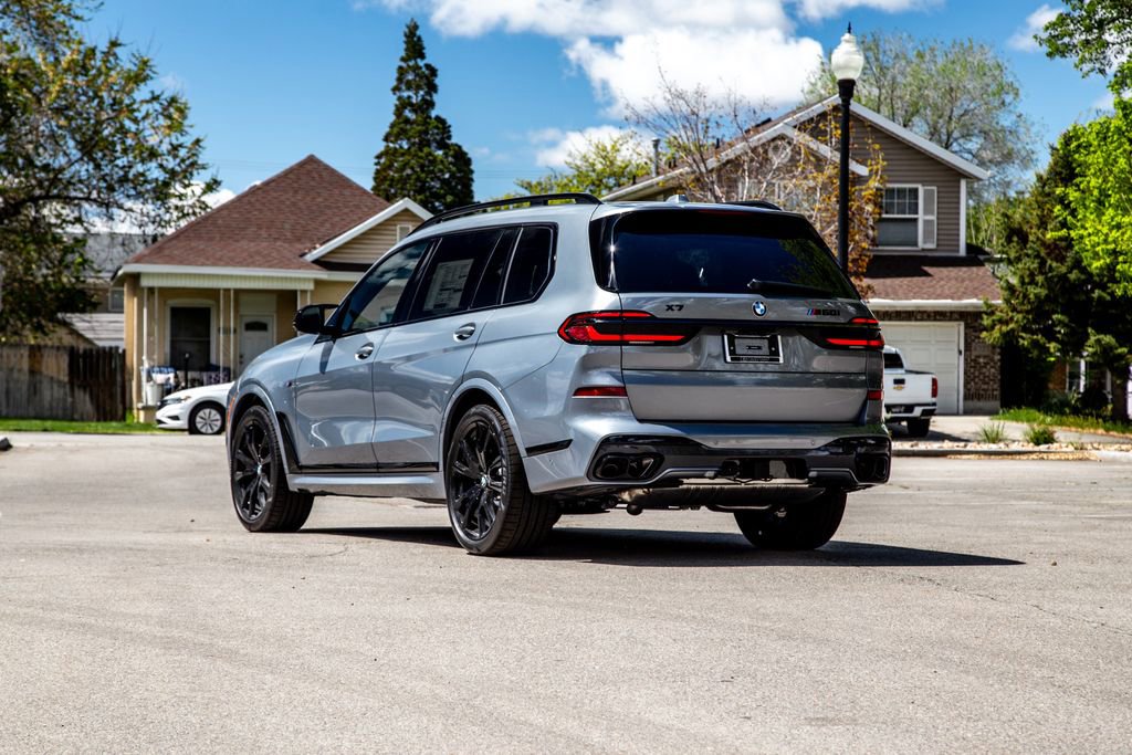 2026 BMW X7 M60i