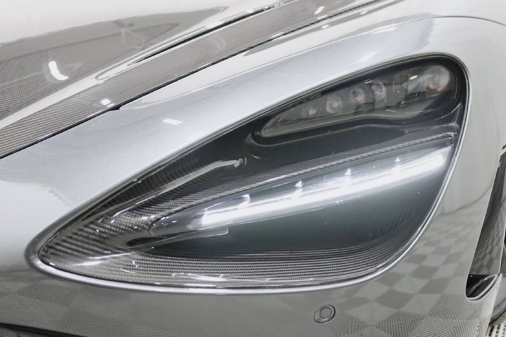 Used 2018 McLaren 720S Performance photo 14
