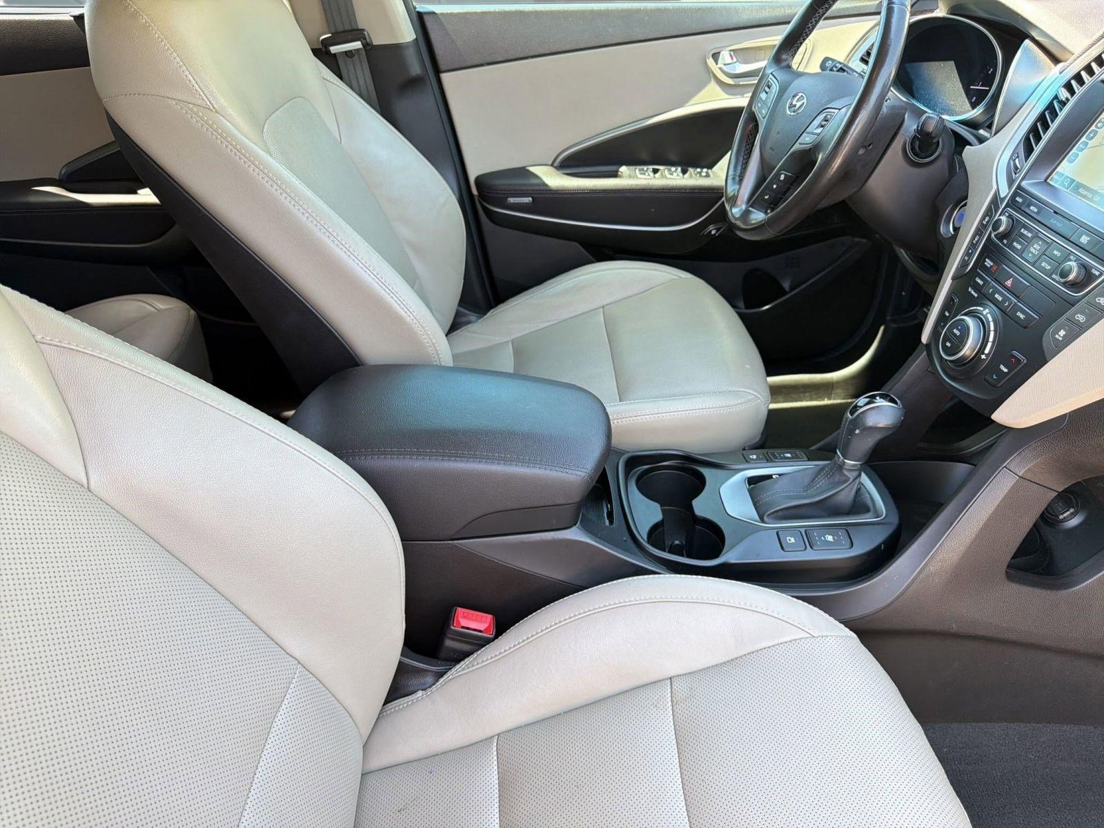 2017 Hyundai Santa Fe SE