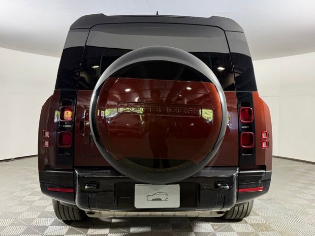 2025 Land Rover Defender 130 X-Dynamic SE