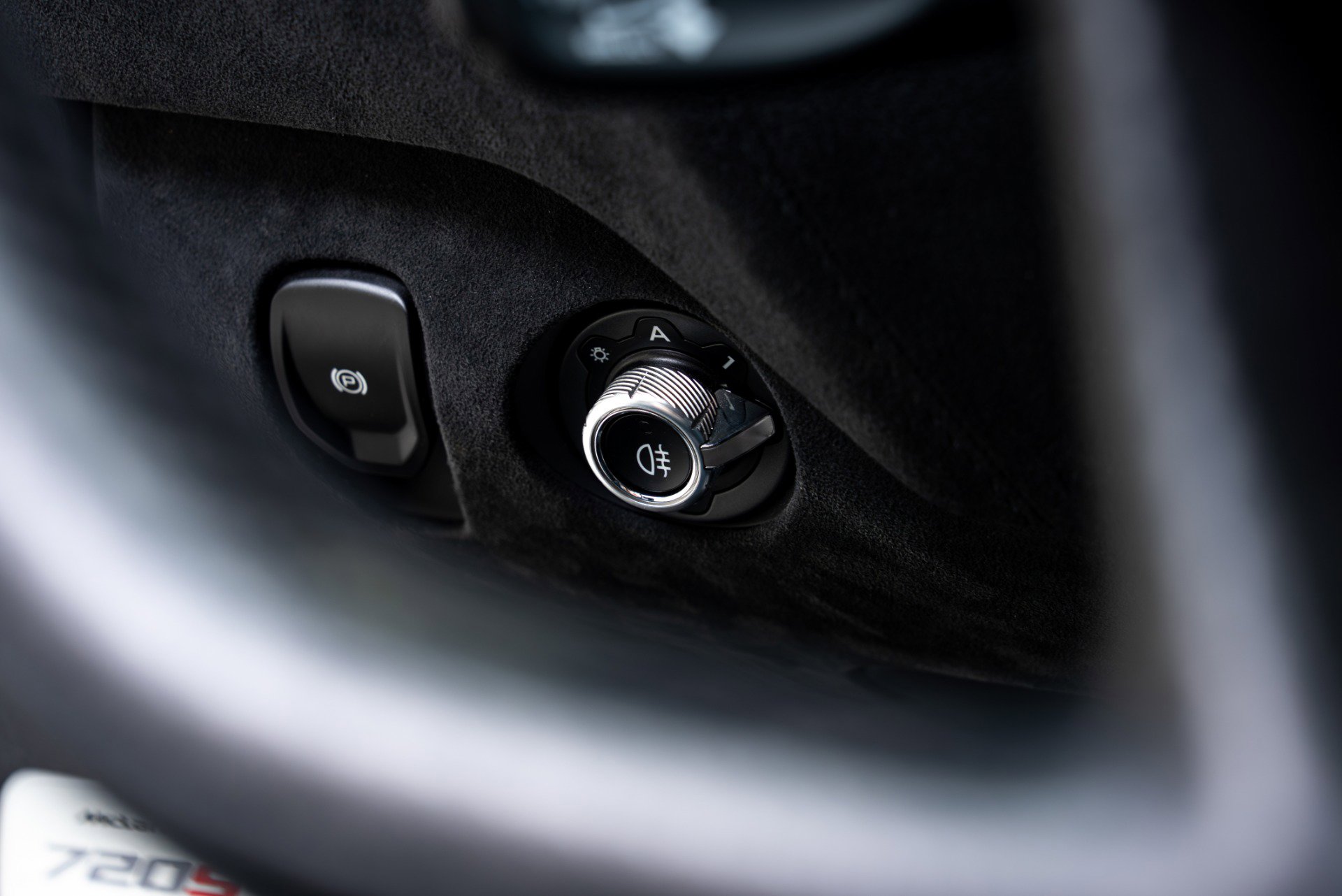 Used 2018 McLaren 720S Performance photo 43