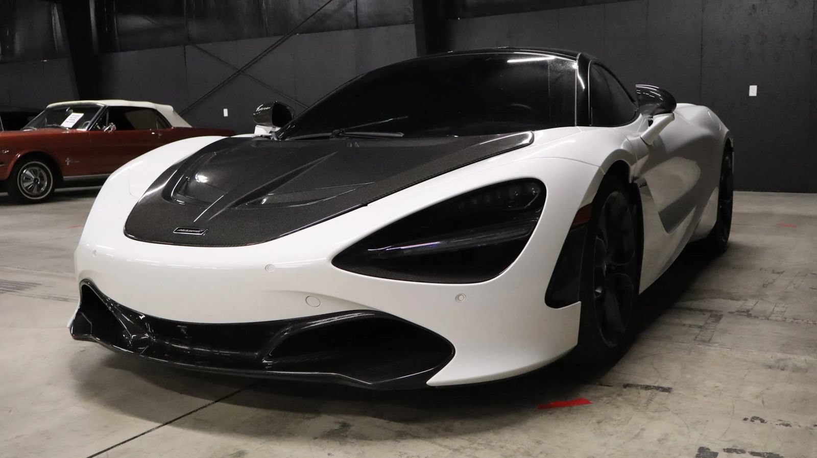 Used 2019 McLaren 720S photo 10