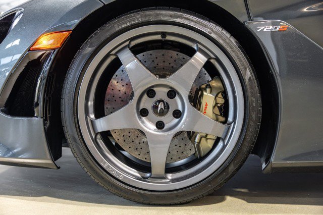 Used 2021 McLaren 720S Performance photo 34