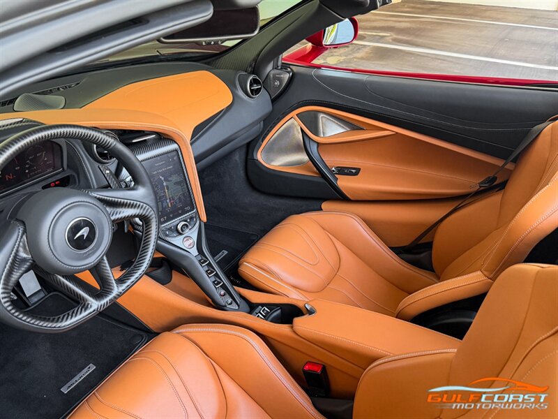 Used 2022 McLaren 720S Spider photo 16