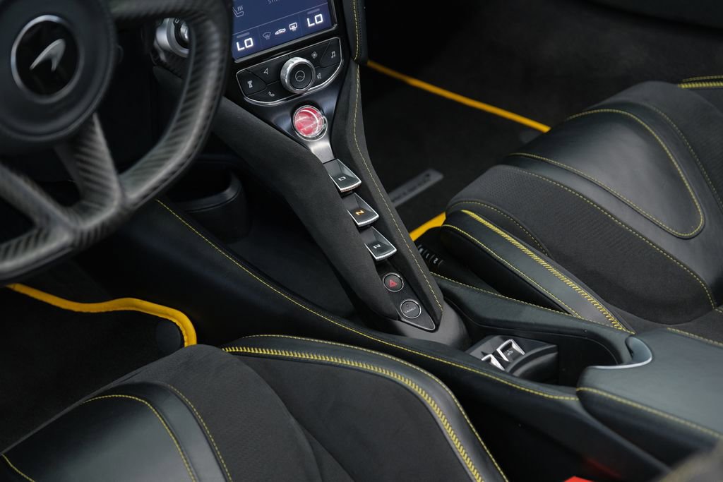 Used 2020 McLaren 720S Spider photo 28