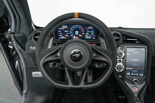 Used 2022 McLaren 765LT photo 19