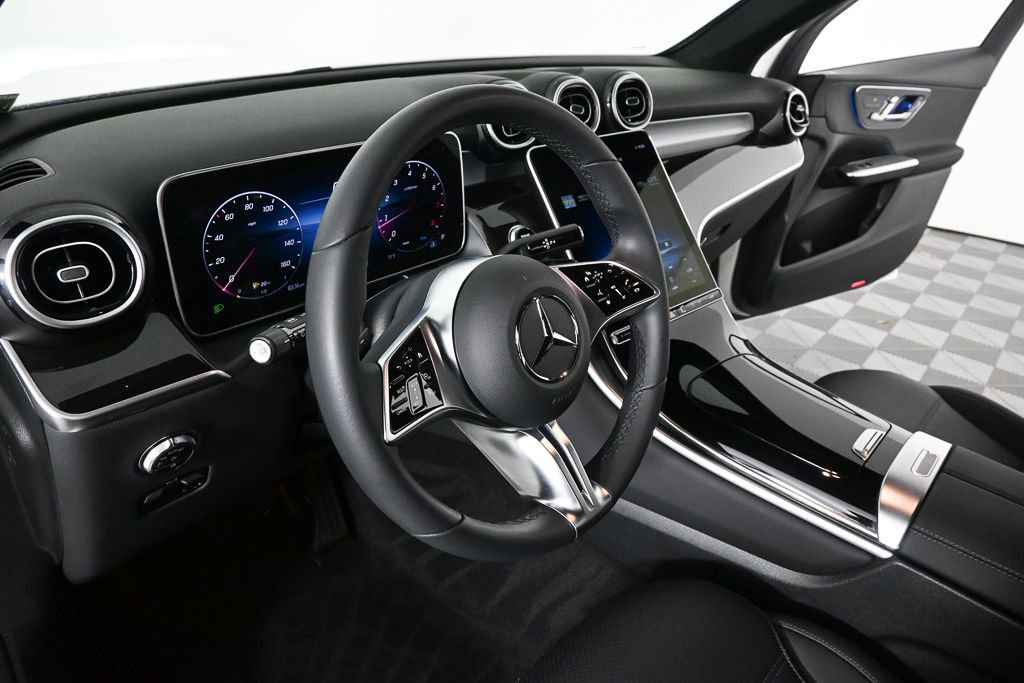 2025 Mercedes-Benz GLC 300 4MATIC