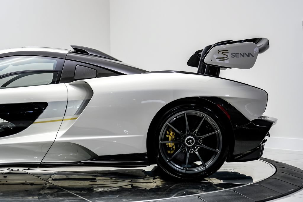 Used 2019 McLaren Senna photo 15