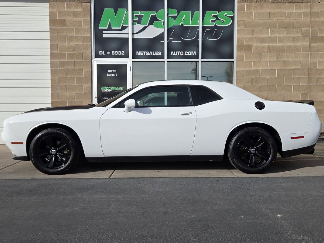 2022 Dodge Challenger SXT