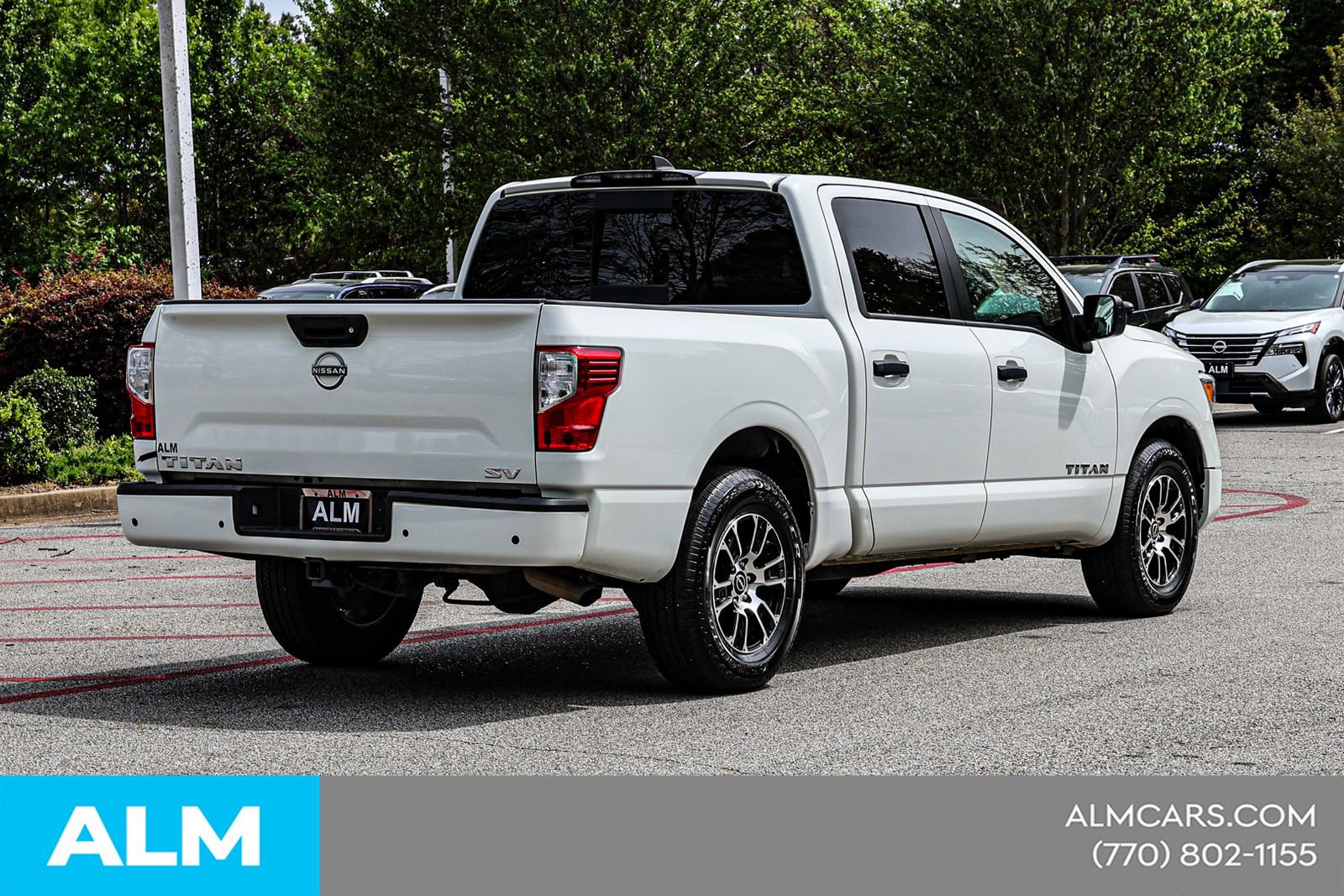 2023 Nissan Titan SV