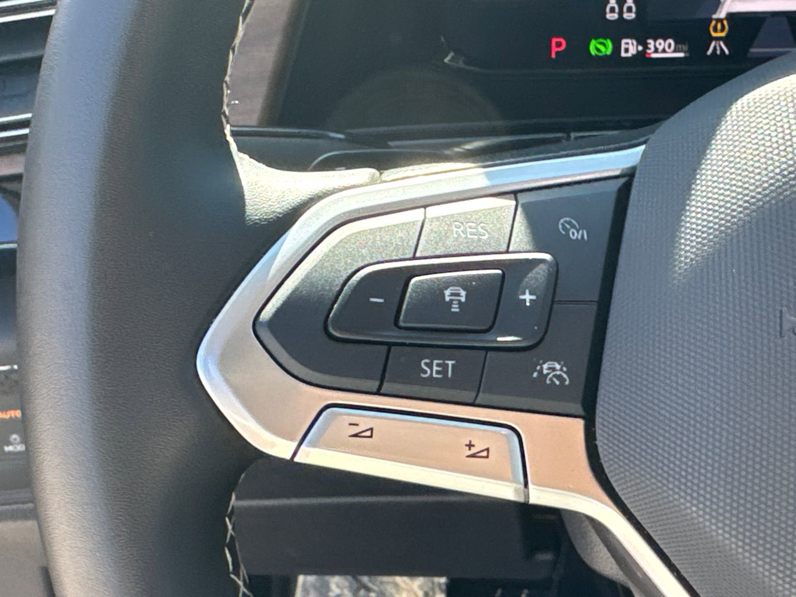 2025 Volkswagen Atlas SE