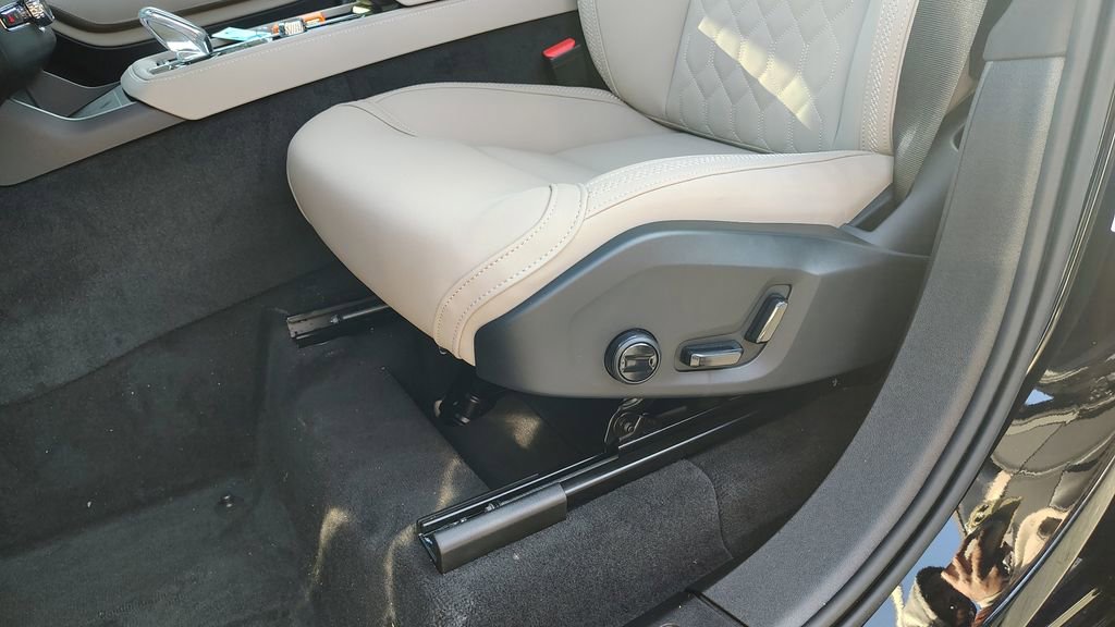 2026 Volvo Xc90 B6 Plus