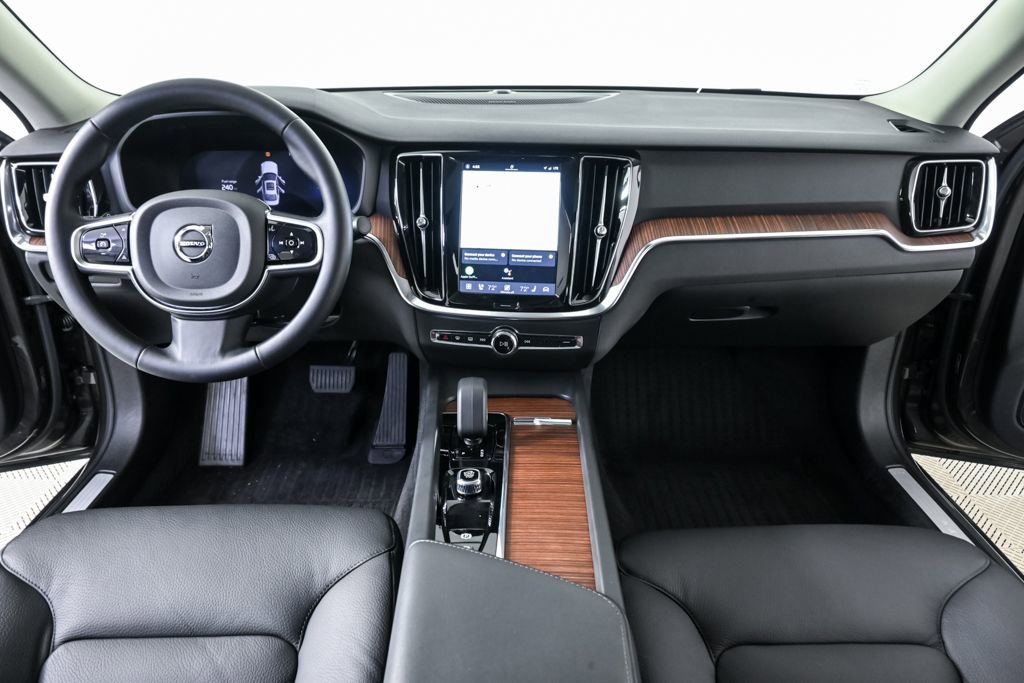 2025 Volvo S60 B5 Plus