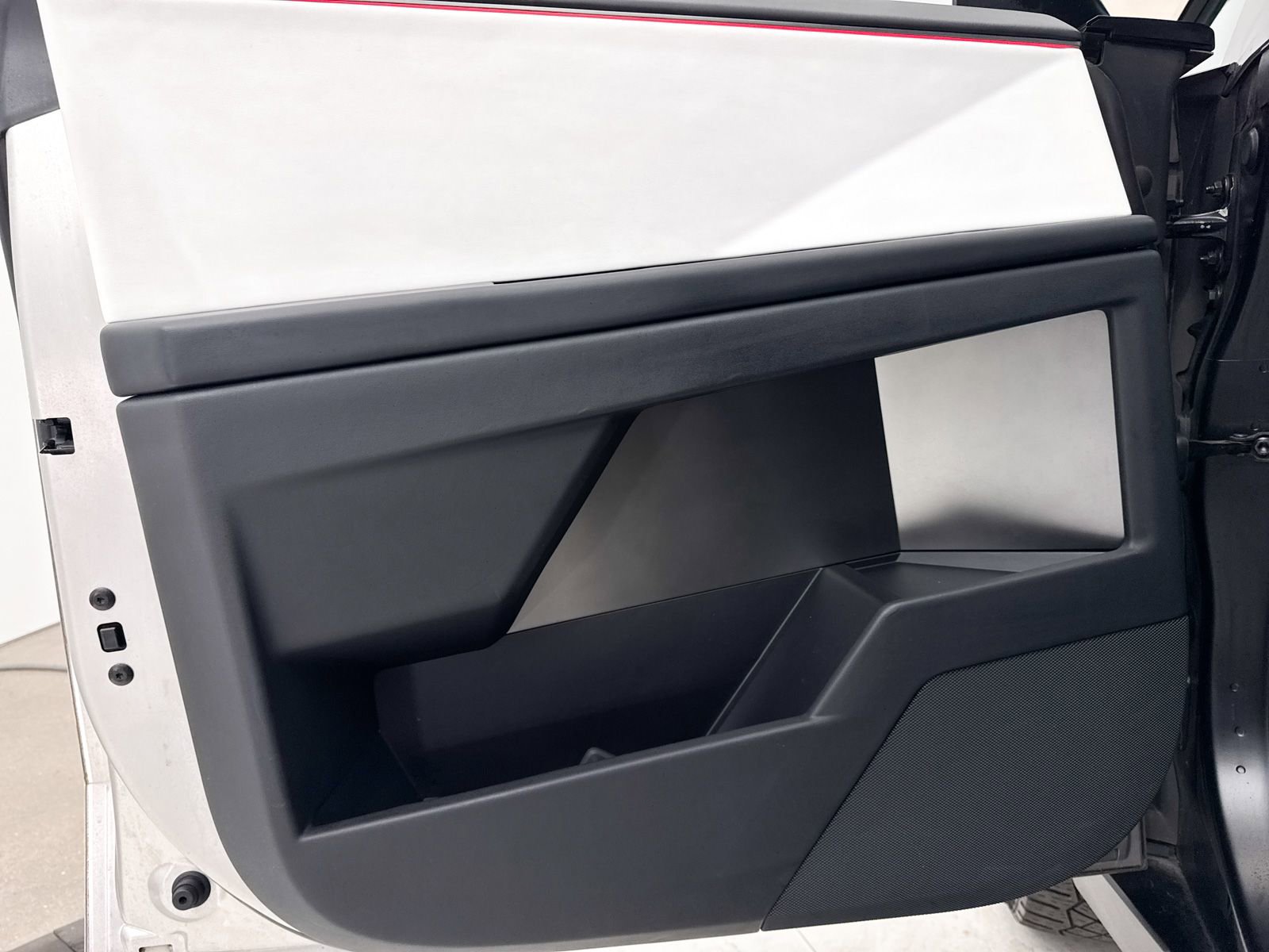 2024 Tesla Cybertruck AWD Crew Cab