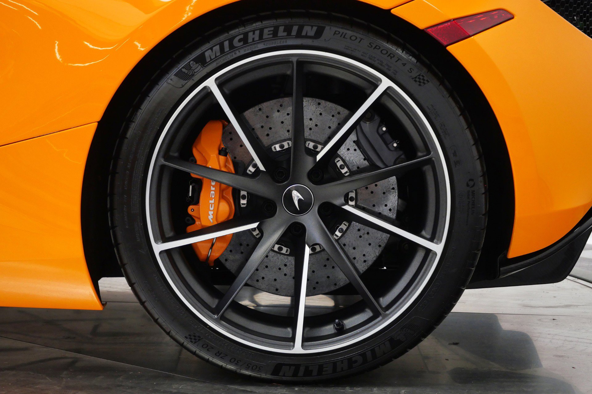 Used 2022 McLaren 720S Performance photo 11