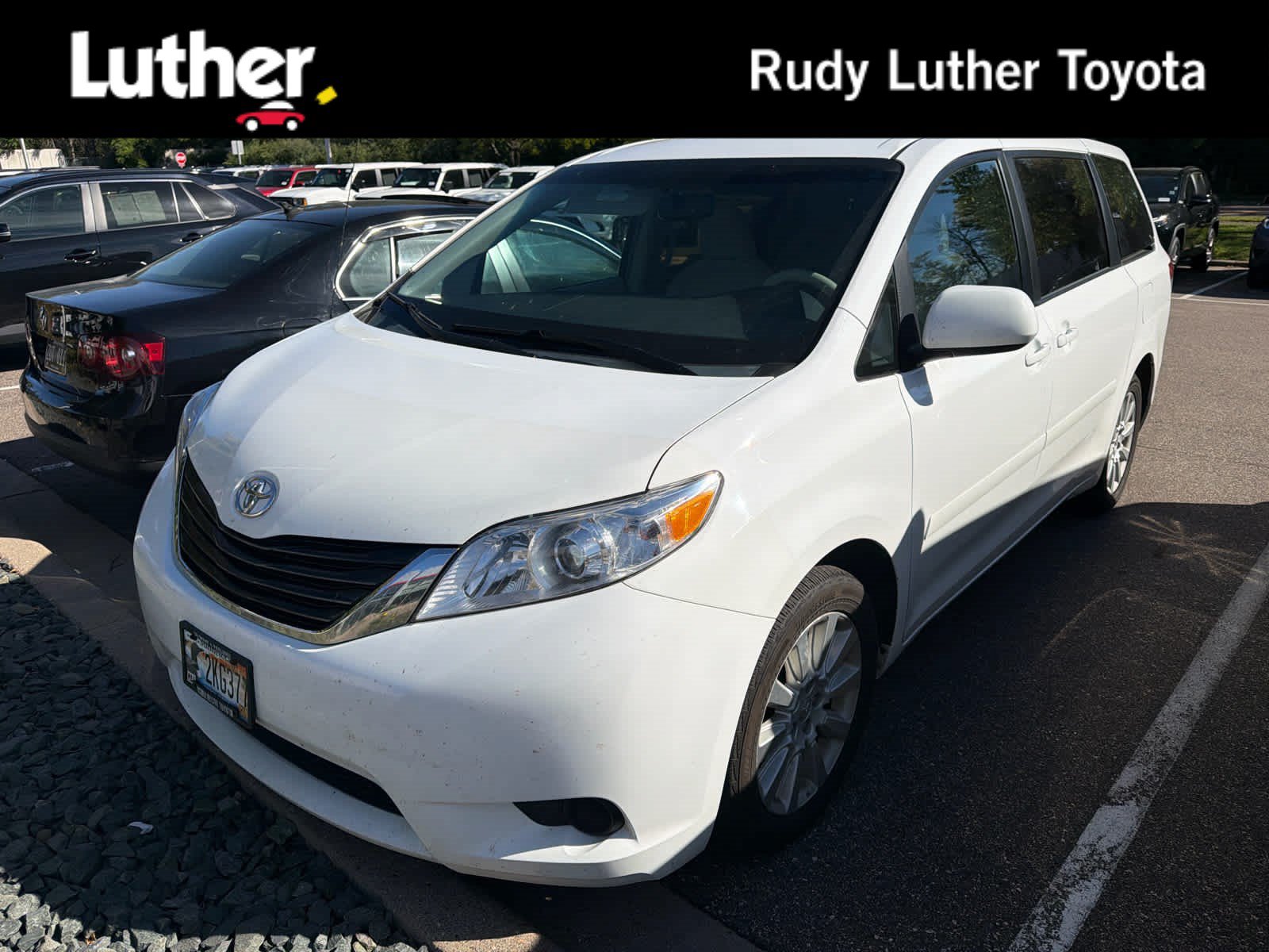 Used 2013 Toyota Sienna LE w/ Towing Pkg
