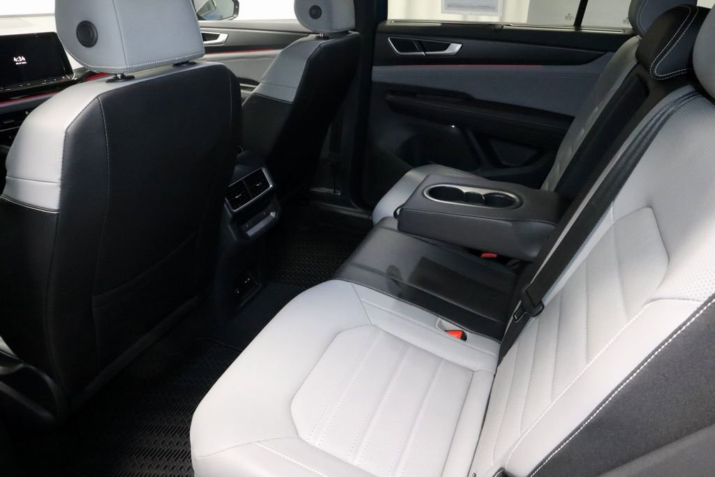 2025 Volkswagen Atlas Cross Sport SEL R-Line