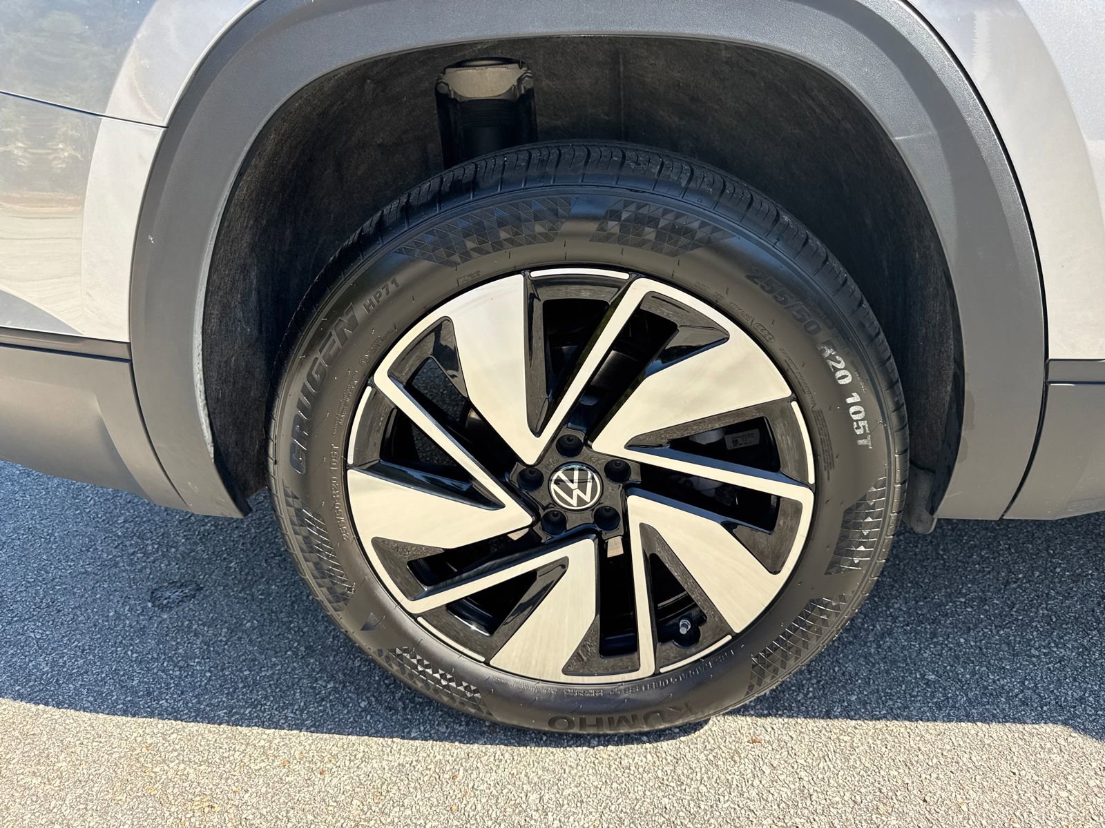 2025 Volkswagen Atlas SE