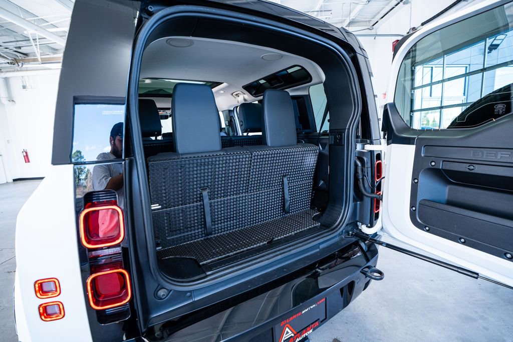 2023 Land Rover Defender 110 X-Dynamic SE