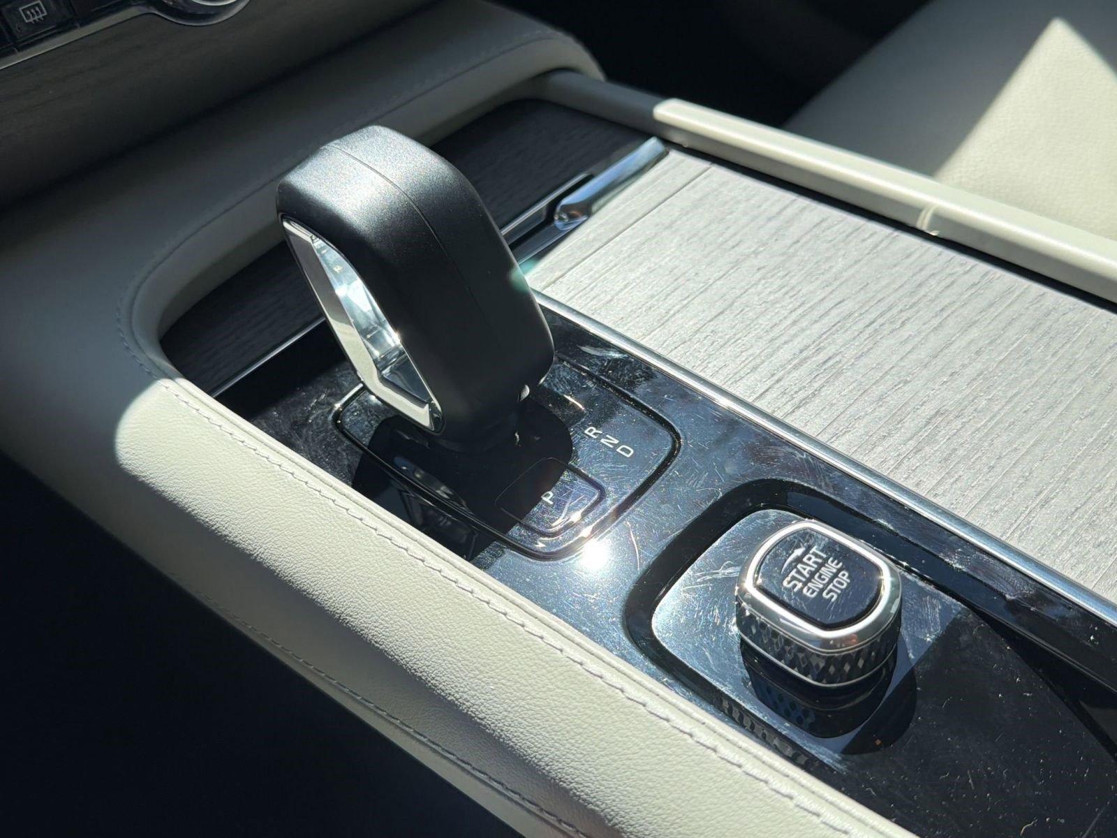 2023 Volvo Xc90 B6 Plus