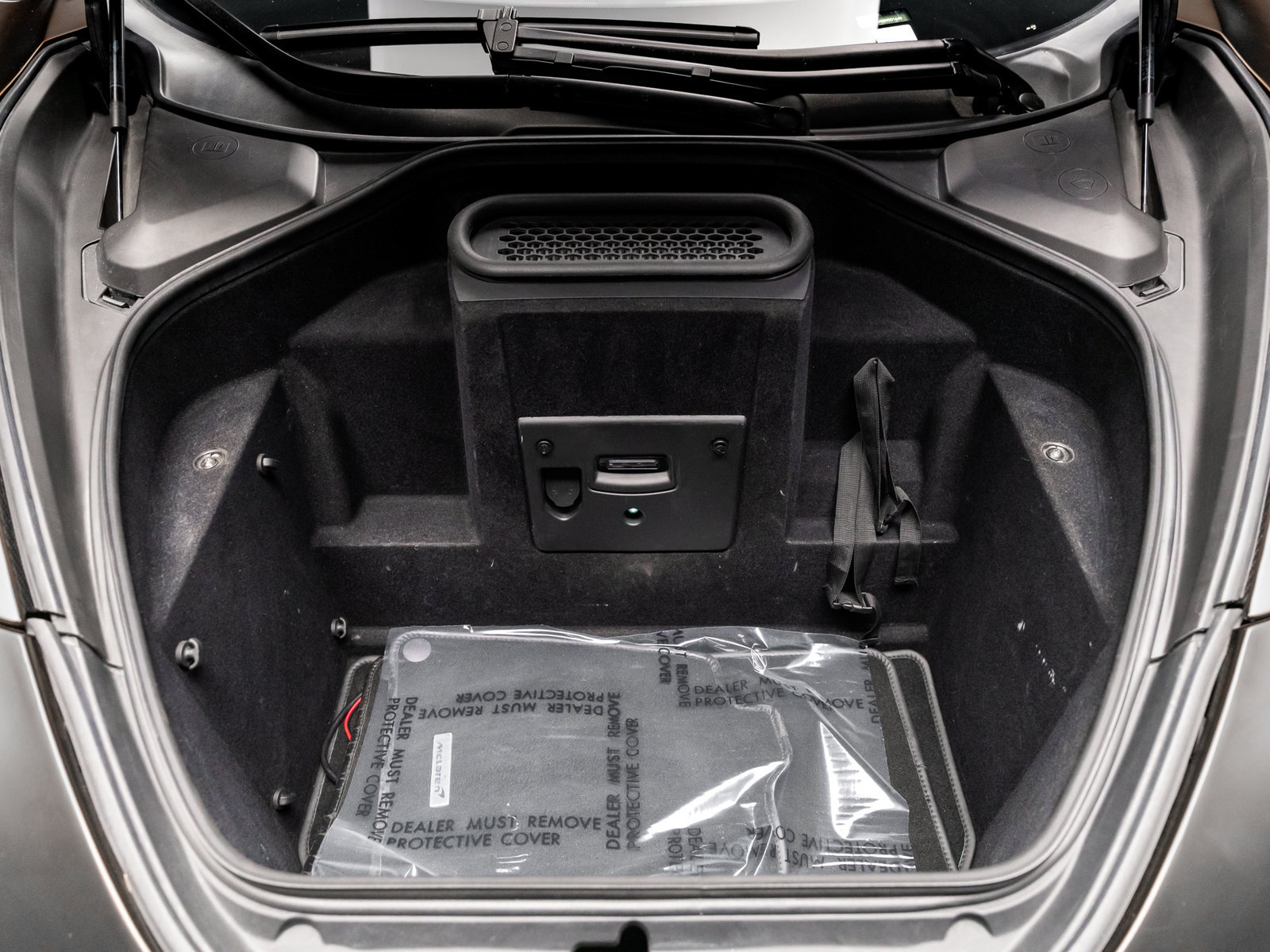 Used 2018 McLaren 720S Luxury photo 52