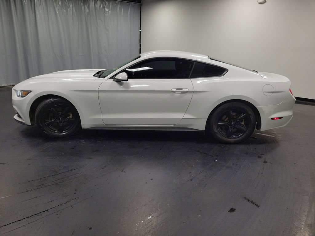 2017 Ford Mustang Coupe
