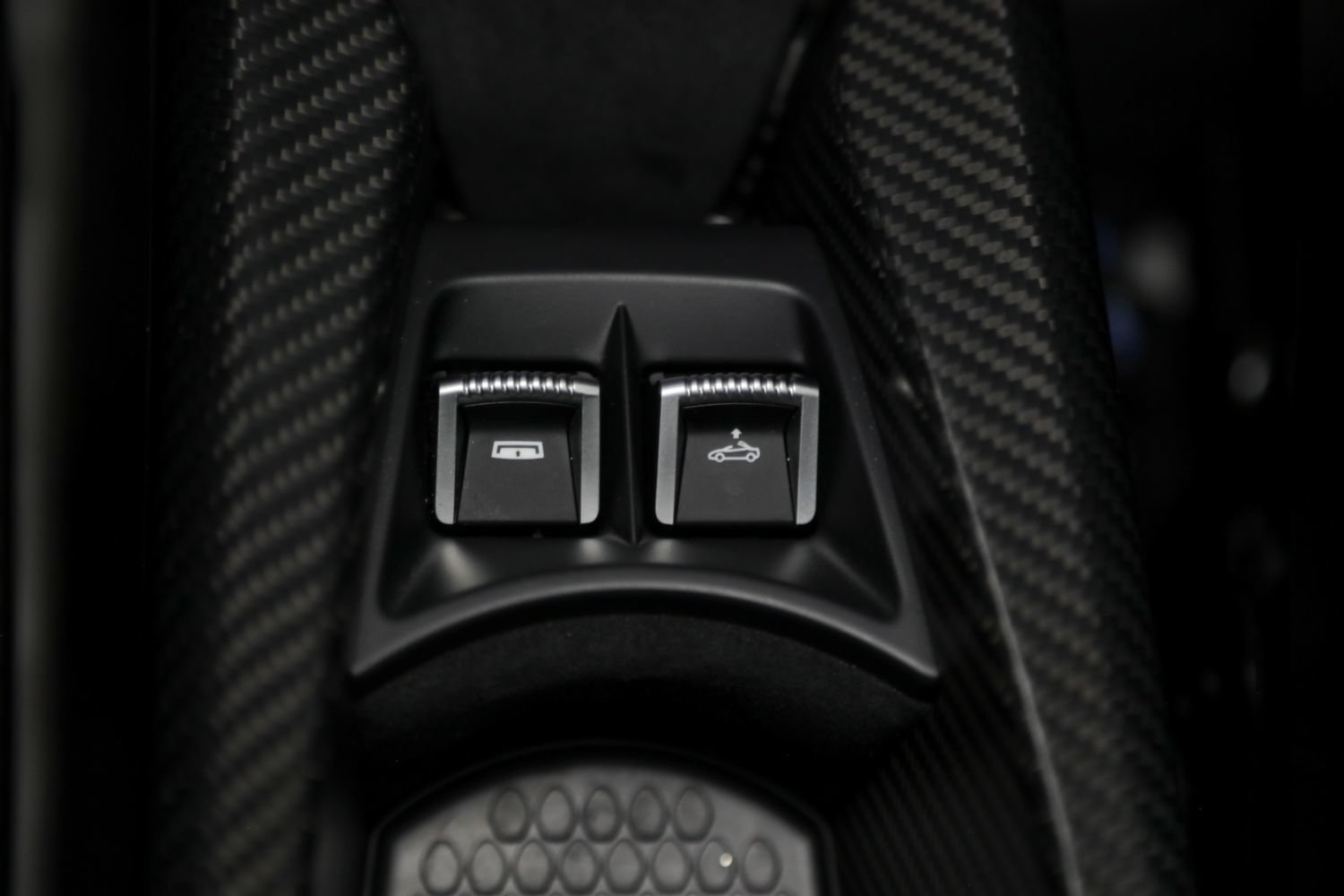 Used 2022 McLaren 765LT photo 58