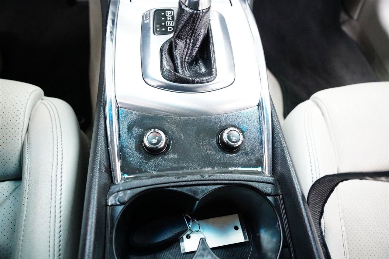 2015 INFINITI Q60 Journey