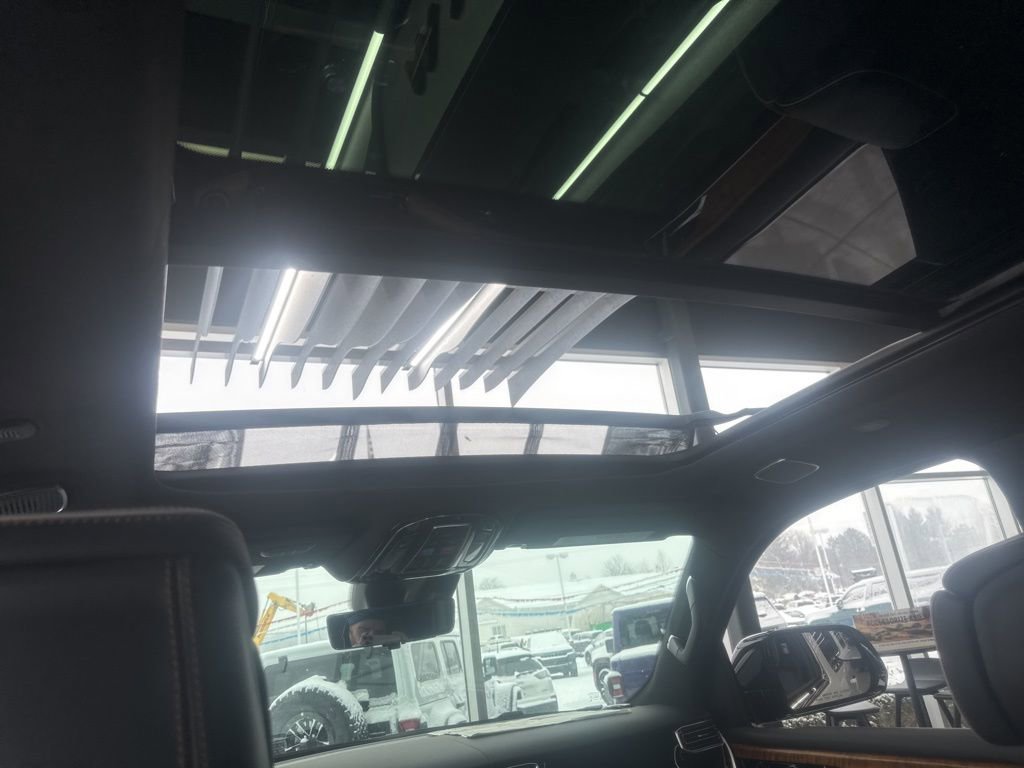 2025 Jeep Grand Wagoneer Series III