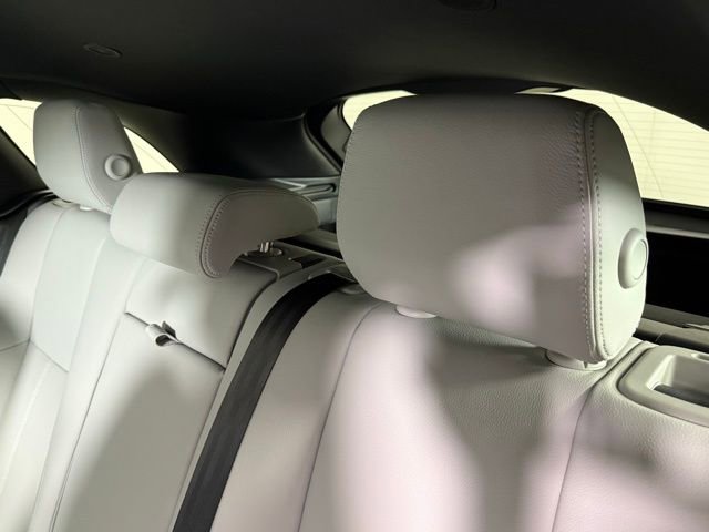 2026 Land Rover Range Rover Velar Dynamic SE