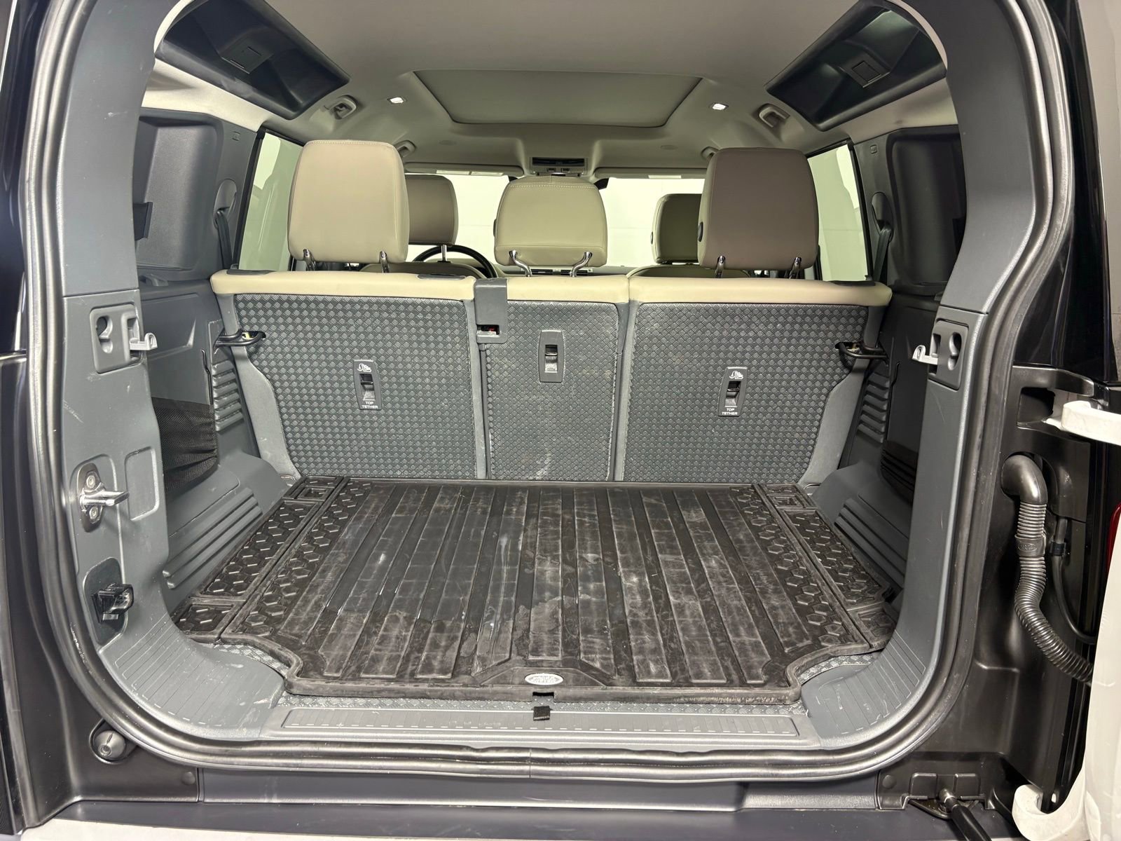 2024 Land Rover Defender 110 S