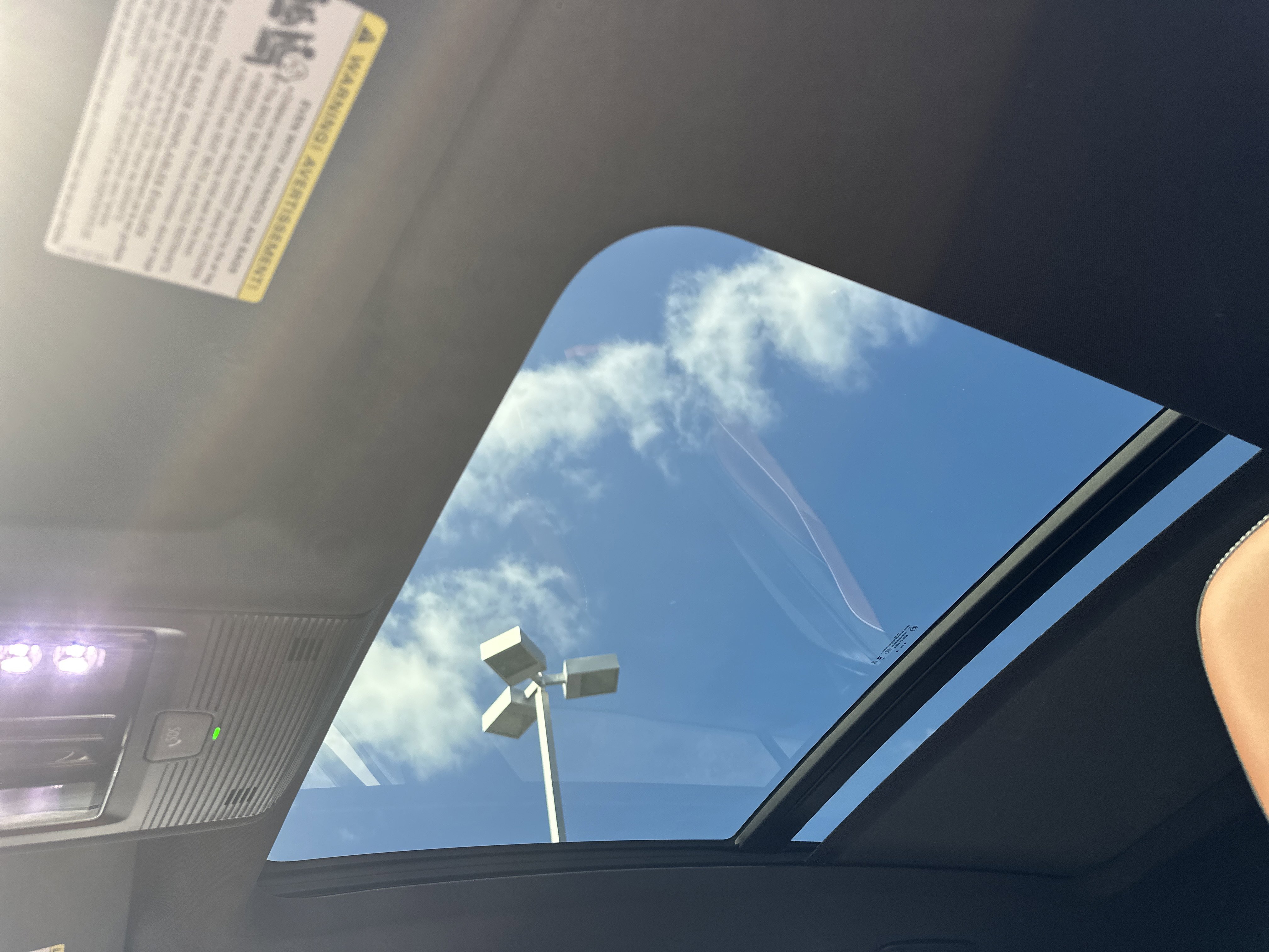 2025 Volkswagen Tiguan SEL R-Line