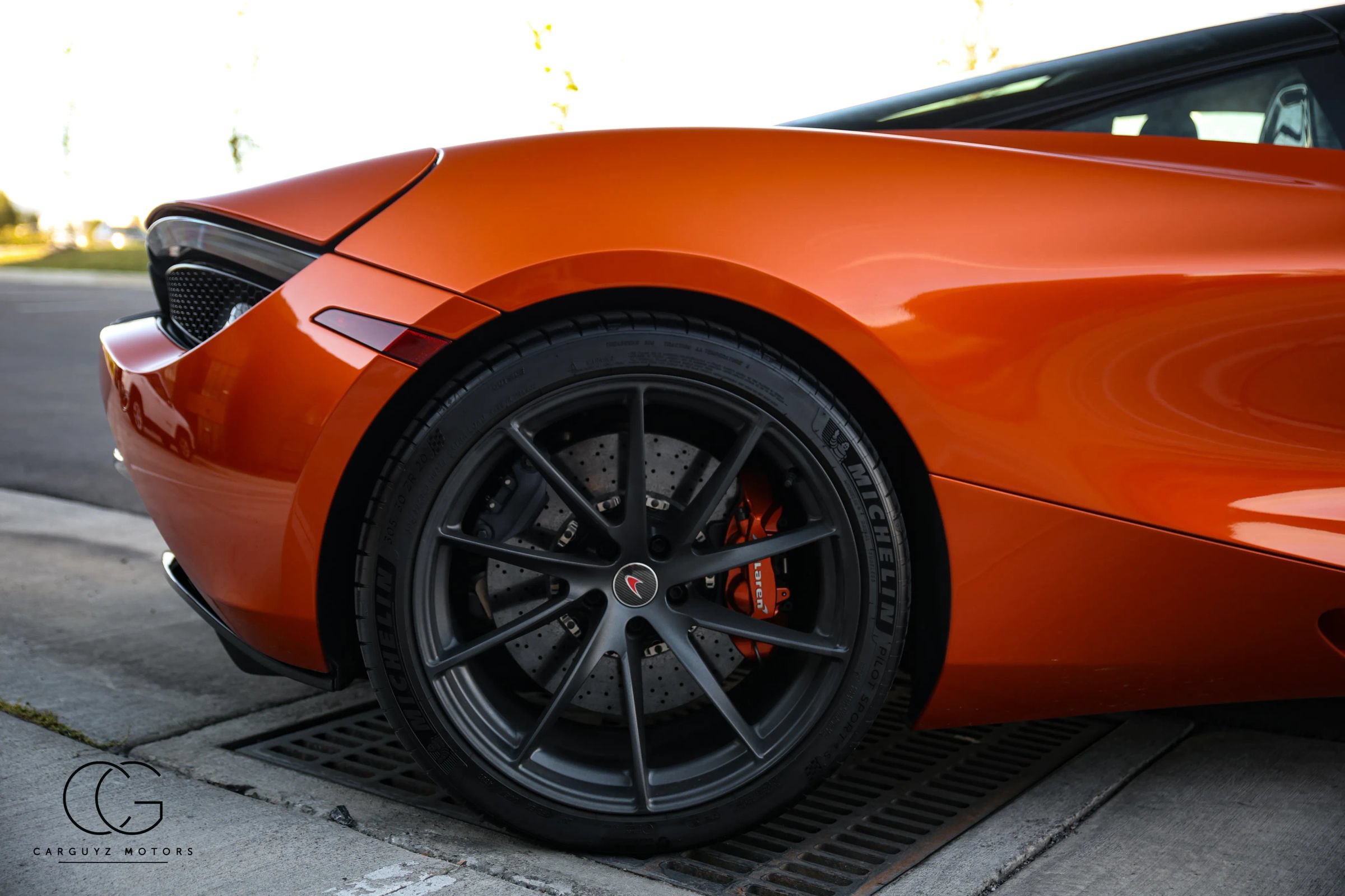 Used 2018 McLaren 720S photo 16