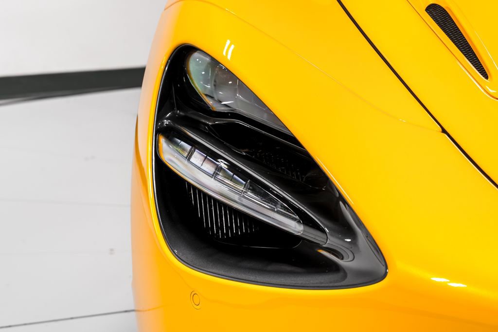 Used 2022 McLaren 720S Spider photo 42
