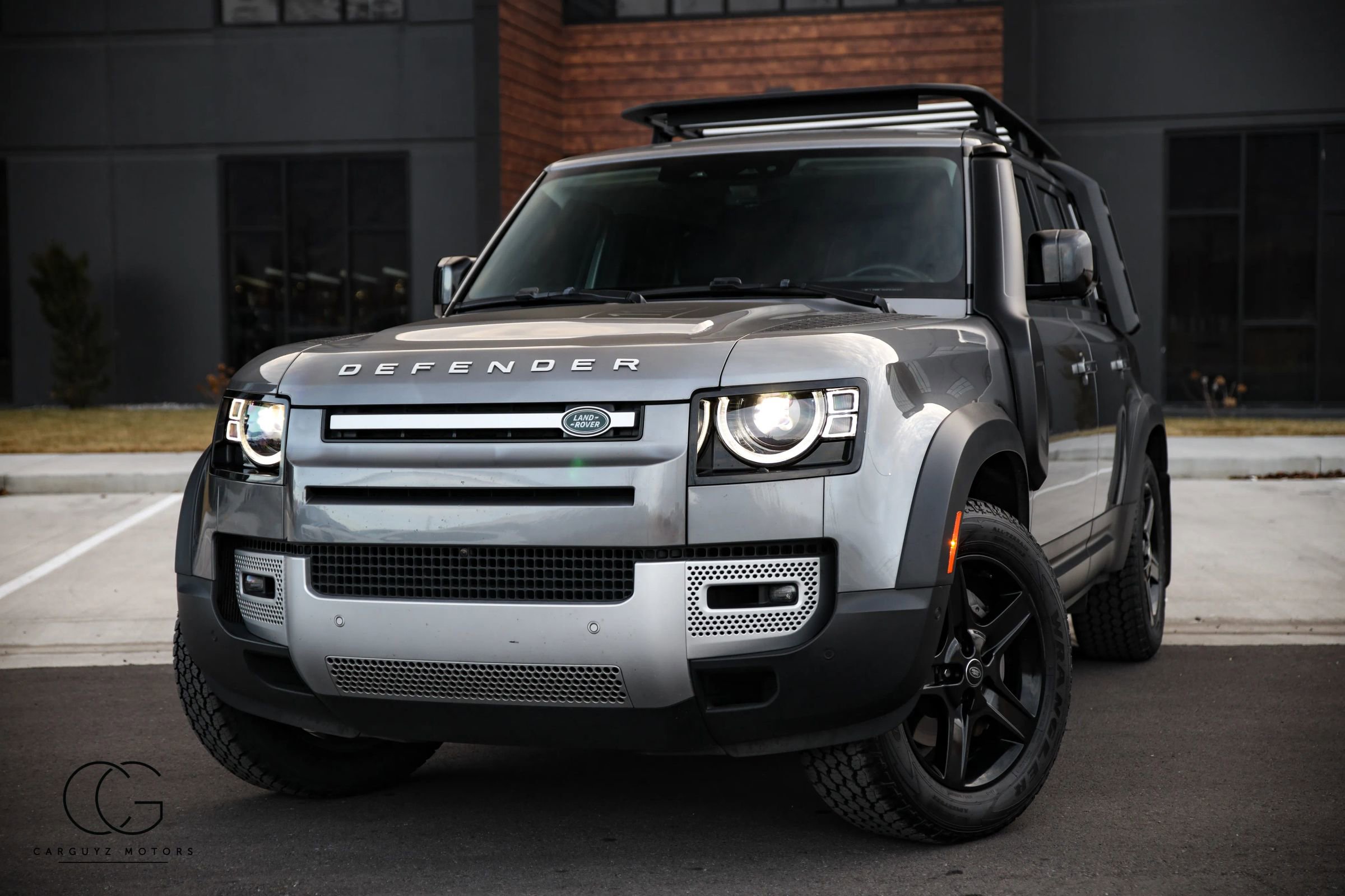 2022 Land Rover Defender 110 SE