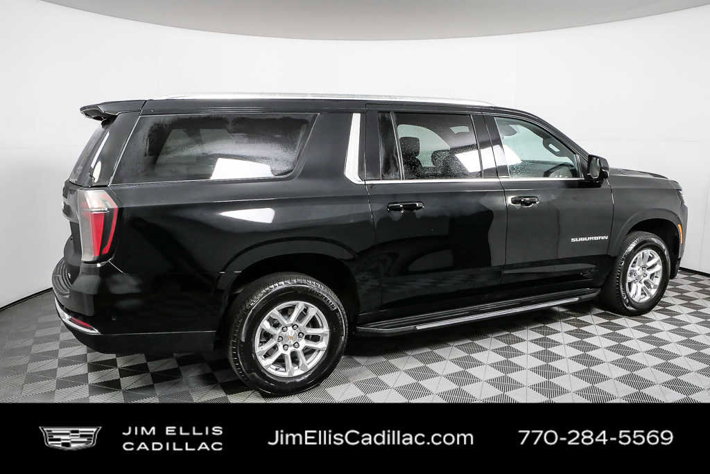 2025 Chevrolet Suburban LT