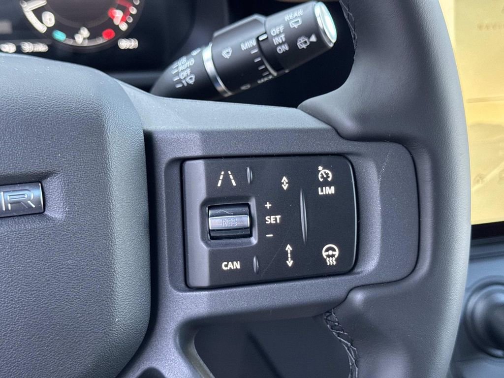 2026 Land Rover Defender 110 X-Dynamic SE